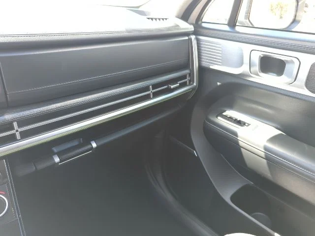 Used 2025 White Hyundai Limited image 10