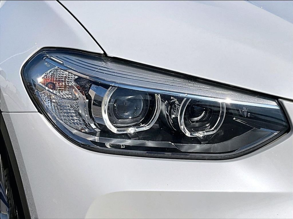 Used 2019 White BMW xDrive30i image 12