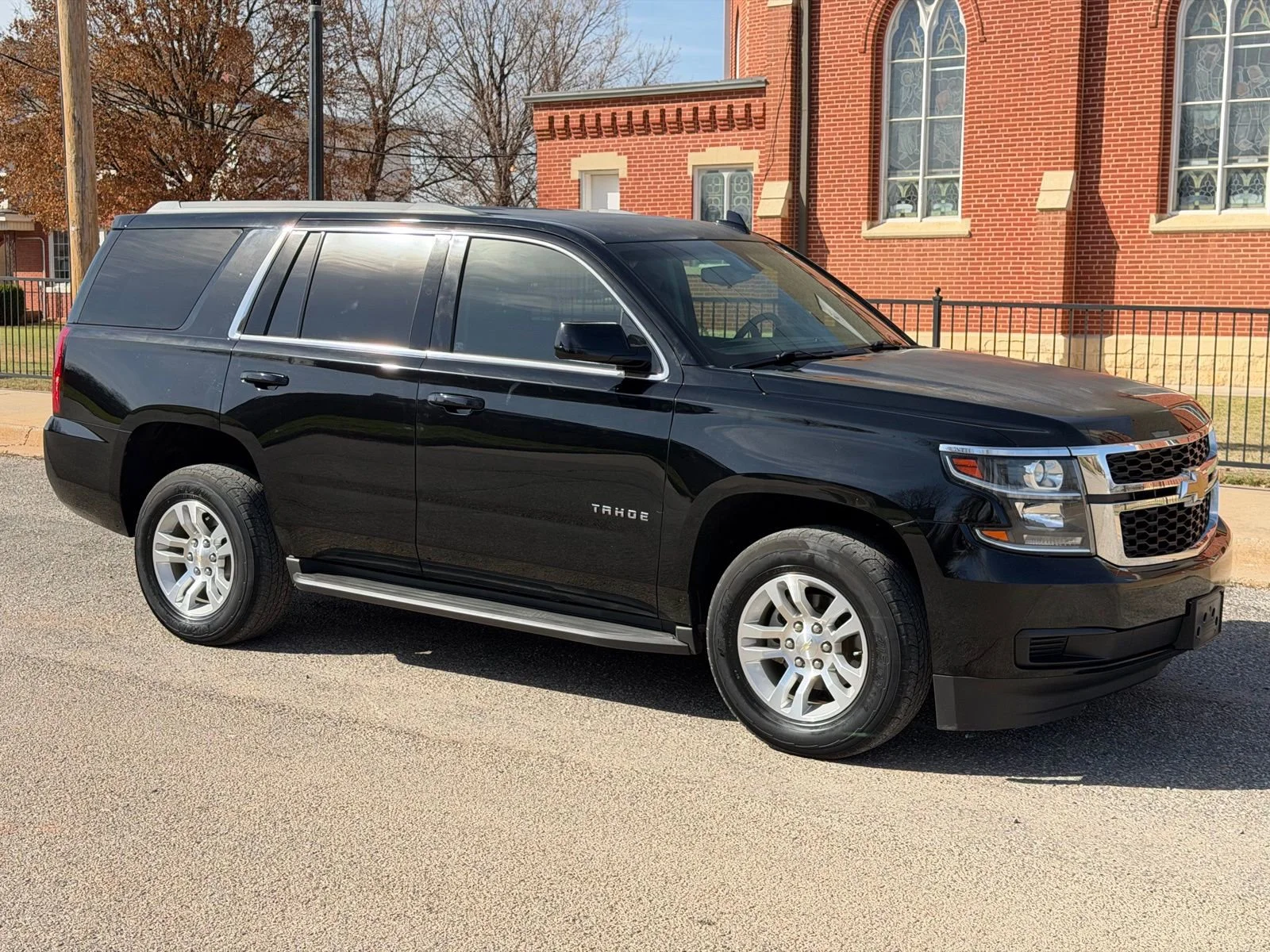 Used 2017 Chevrolet Tahoe LS with VIN 1GNSCAKC8HR328519 for sale in Okarche, OK