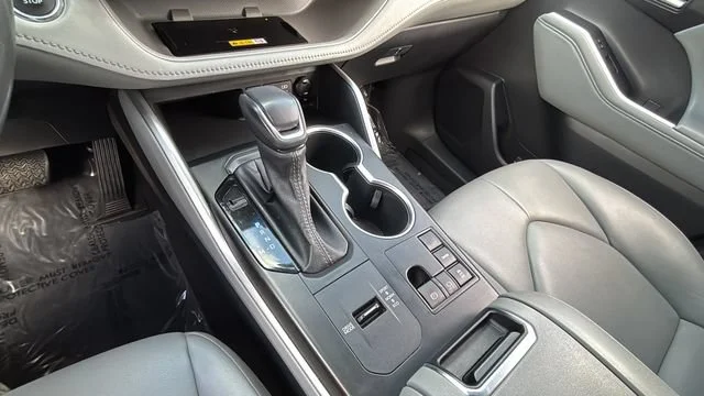 Used 2023 Blue Toyota Platinum image 14