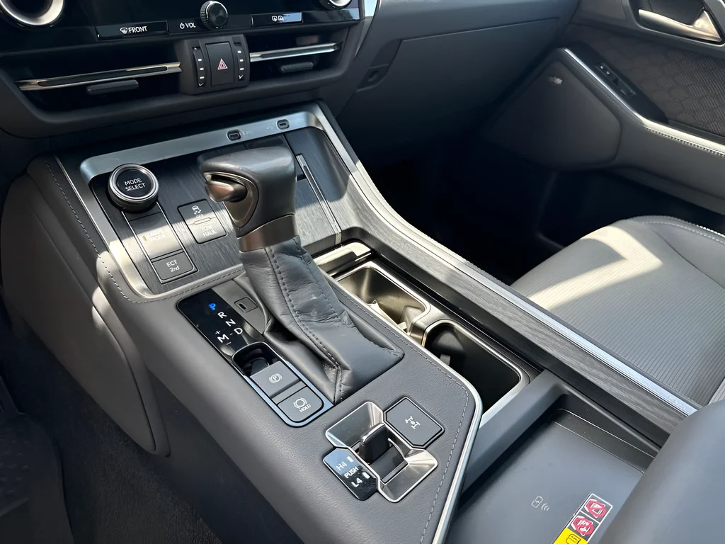 Used 2024  Lexus GX 550 Luxury image 34