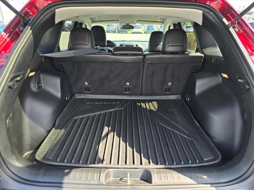 Used 2019 Red Jeep Latitude Plus image 26