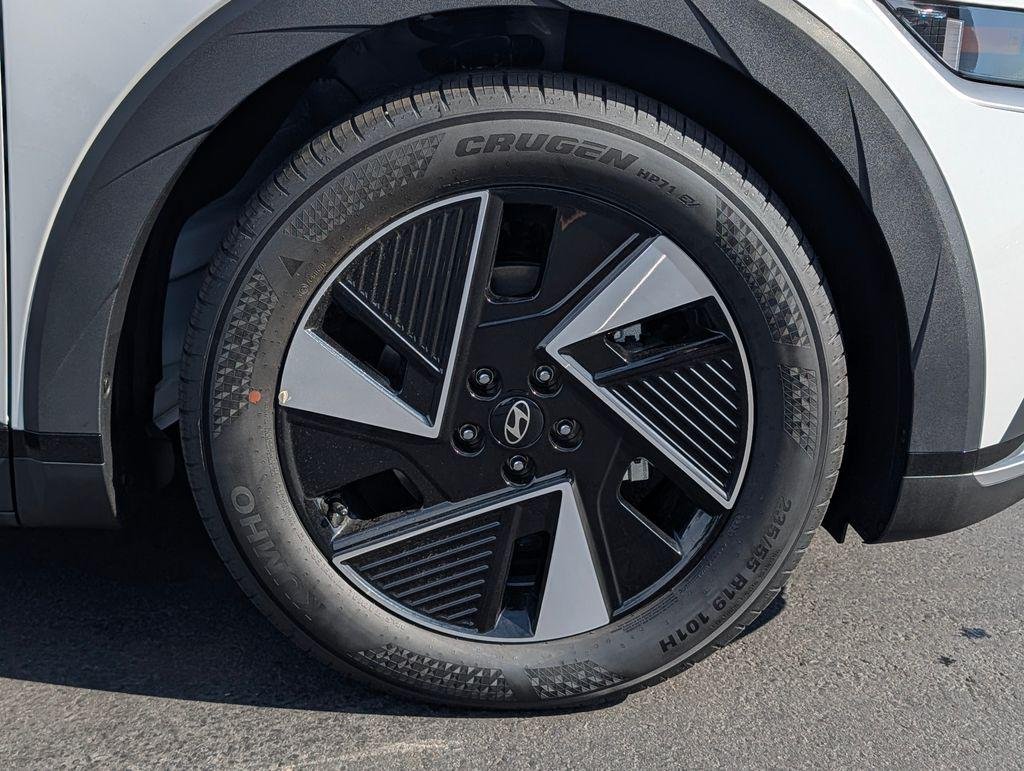 New 2026 White Hyundai SE image 8
