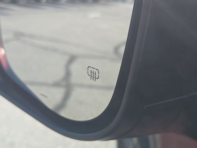 Used 2023 Velvet Jeep Laredo image 15