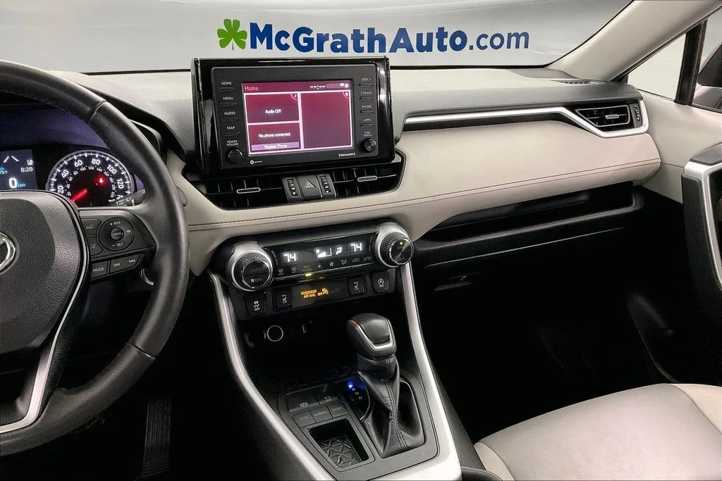 Used 2022 Blue Toyota XLE Premium image 9