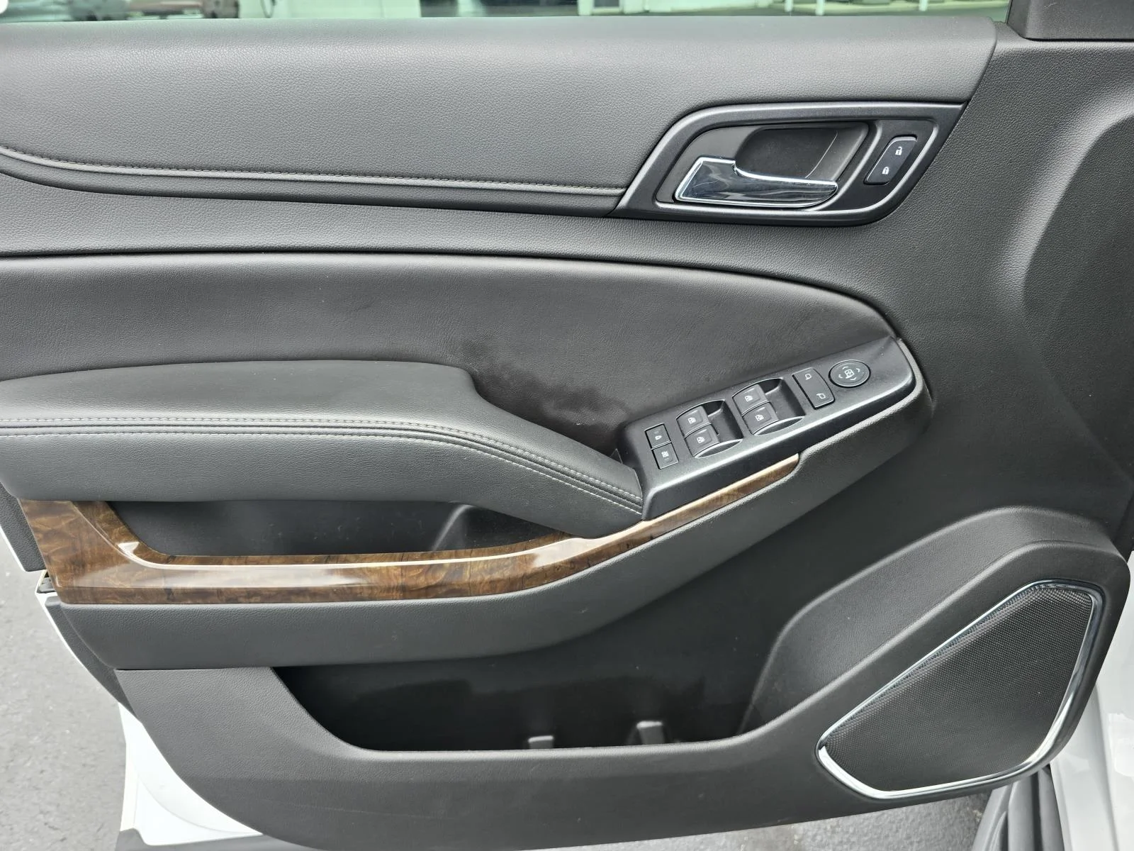 Used 2019 SUMMIT WHITE Chevrolet LS image 13