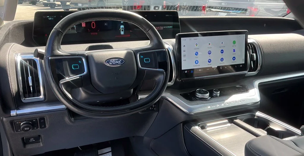 Used 2025 Black Ford Platinum image 29