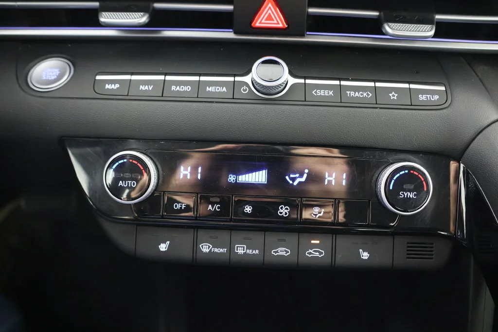 Used 2025 Fluid Metal Hyundai SEL Convenience image 15