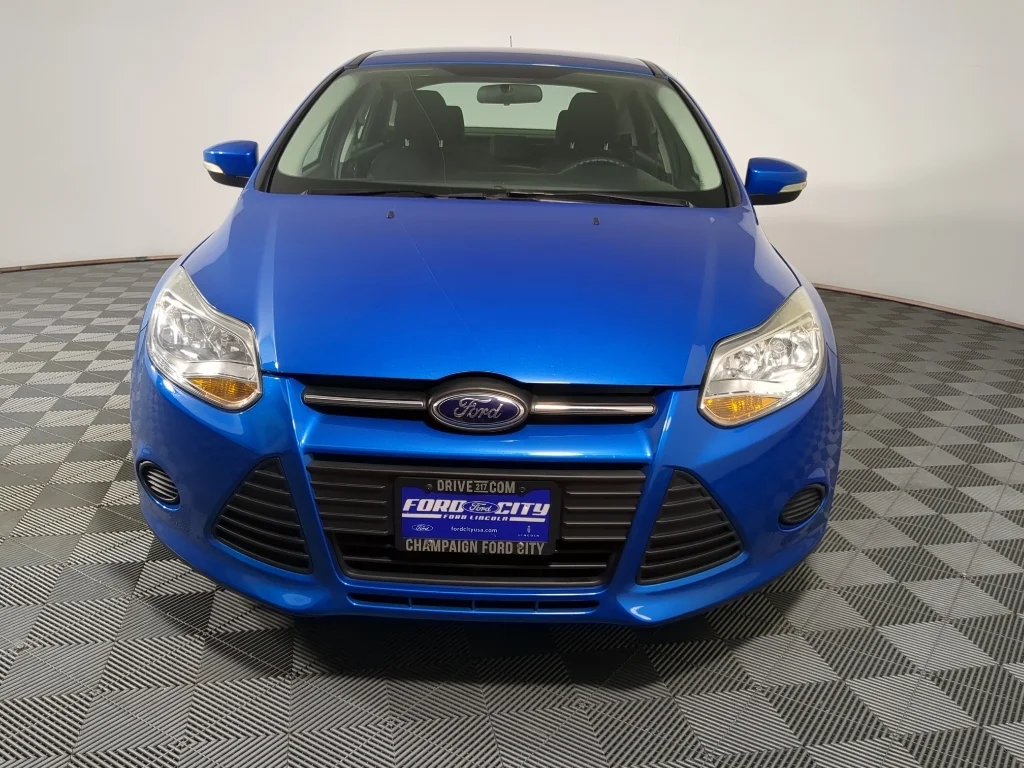 Used 2014 blue Ford SE image 3