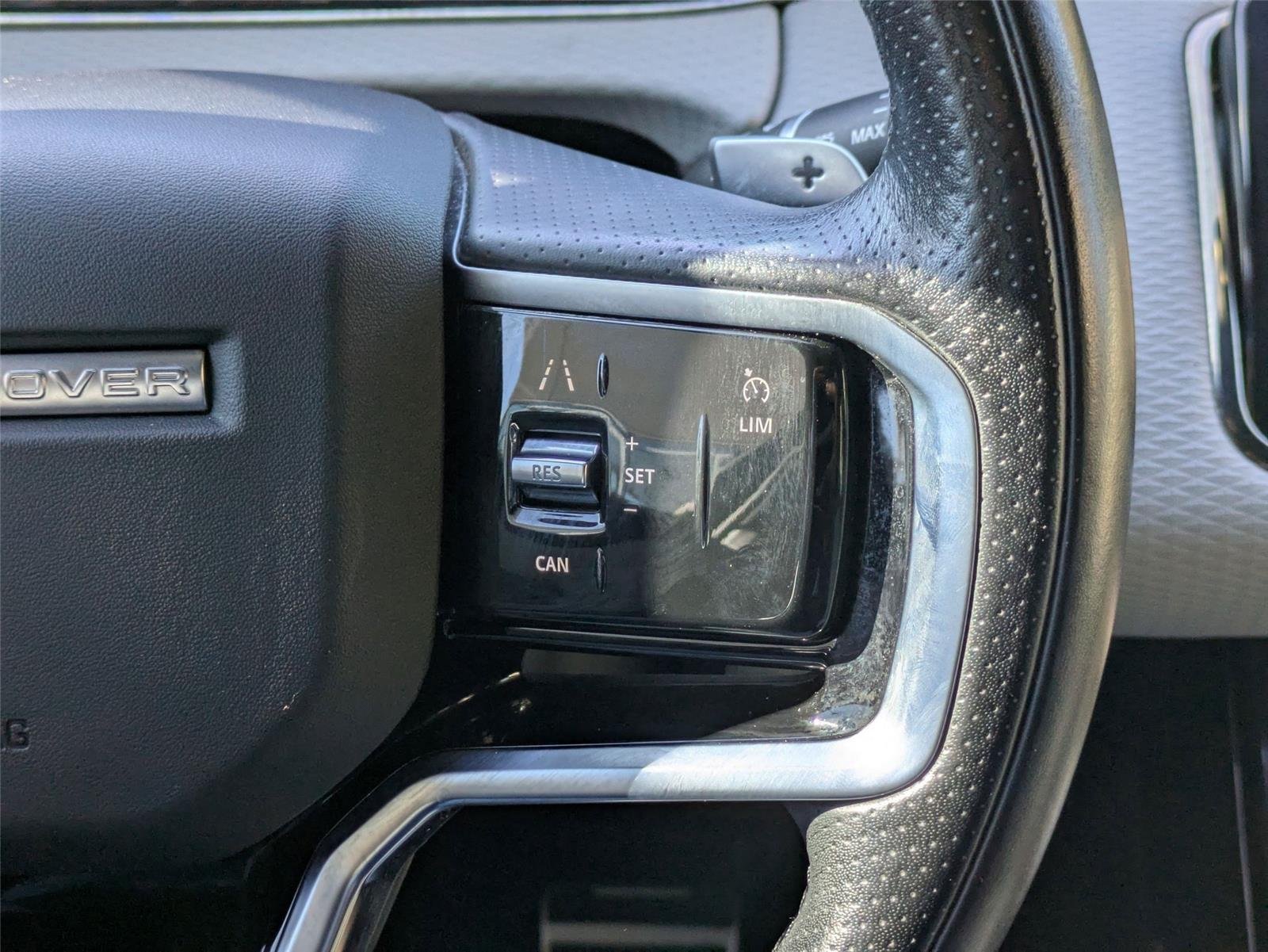 Used 2022 Nolita Grey Metallic Land Rover R-Dynamic S image 18