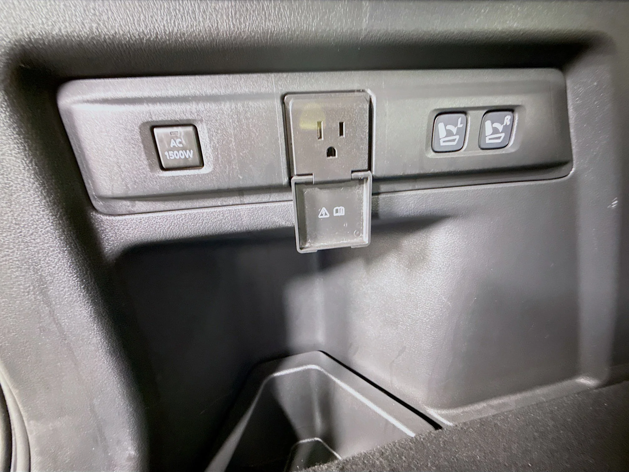 Used 2025 Rhodium White Premium Mazda Premium Package image 40