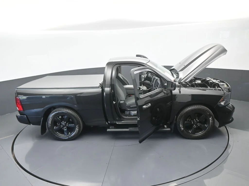 Used 2018 Brilliant Black Crystal Pearlcoat Ram Express image 65