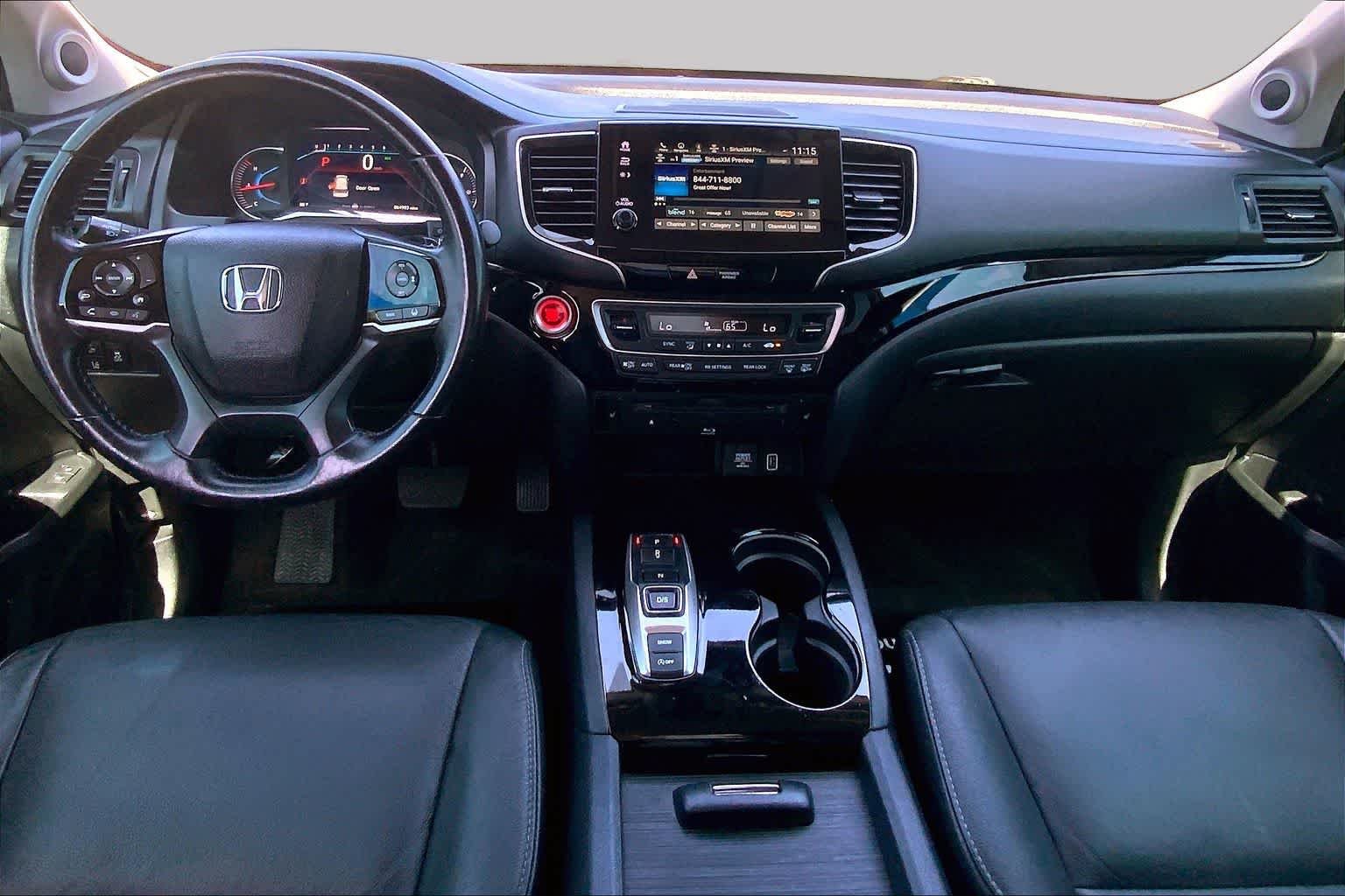 Used 2021 Platinum White Pearl Honda Touring 8-Passenger image 16