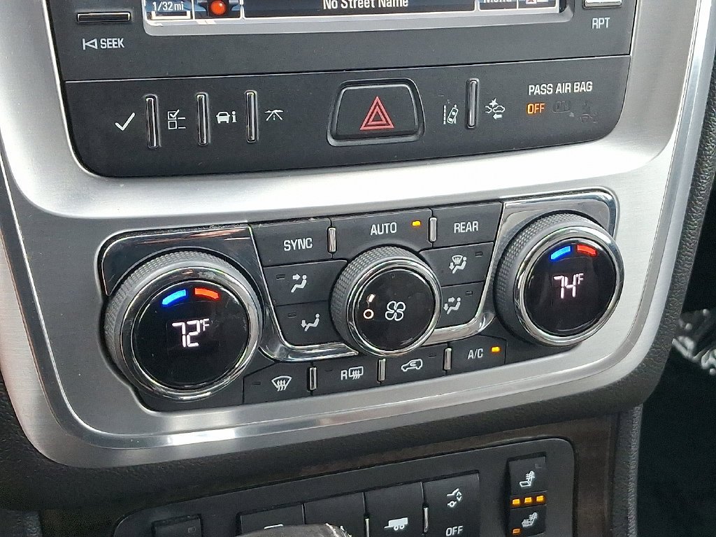 Used 2014 White Diamond Tricoat GMC SLT image 17