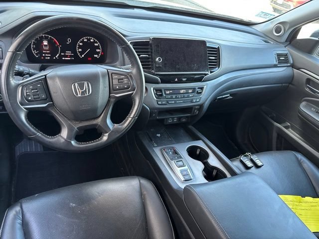 Used 2025 White Honda RTL image 13