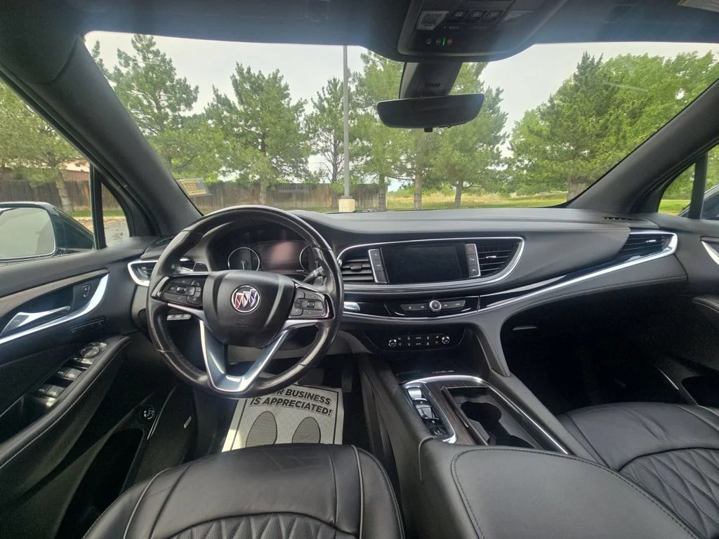 Used 2024  Buick Avenir image 46