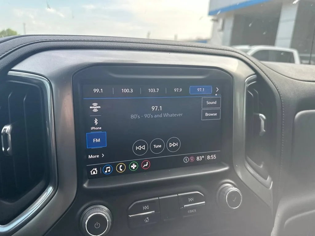Used 2022 Iridescent Pearl Tricoat Chevrolet LT image 17