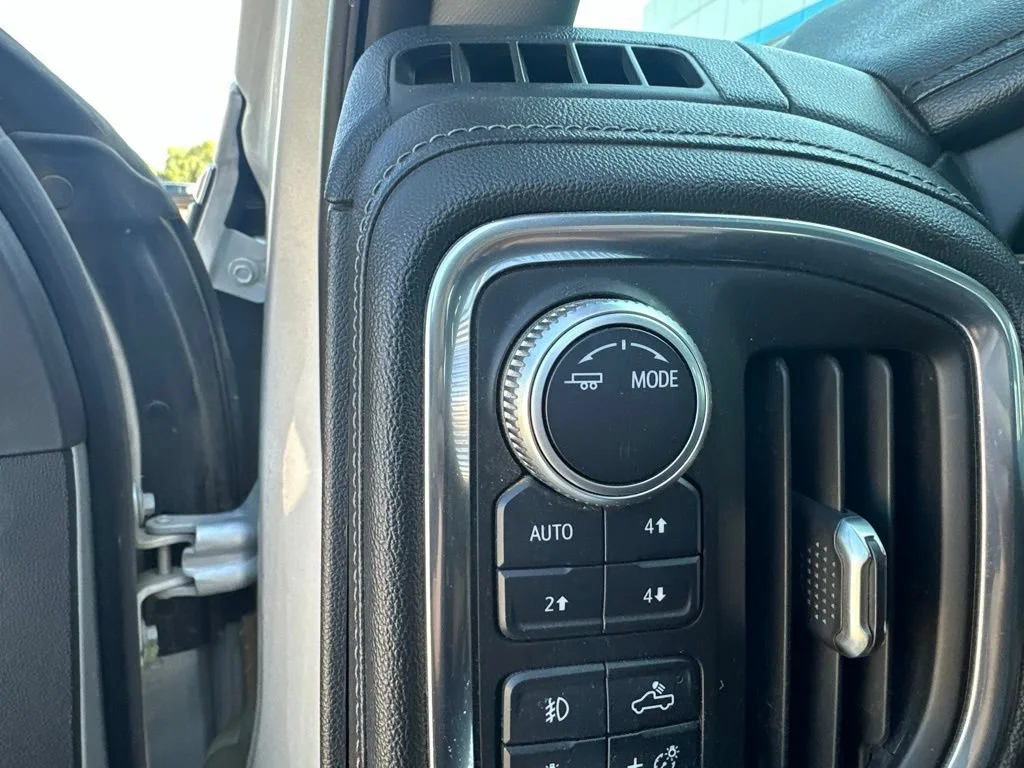 Used 2020 QUICKSILVER METALLIC GMC Denali image 13