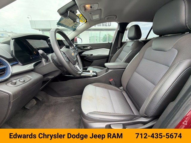 Used 2025 Red Chevrolet LT image 17