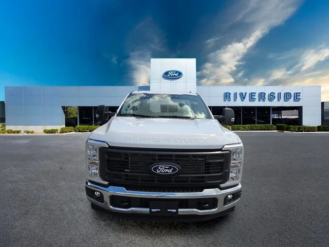 New 2027 Oxford White Ford F-350® XL image 2