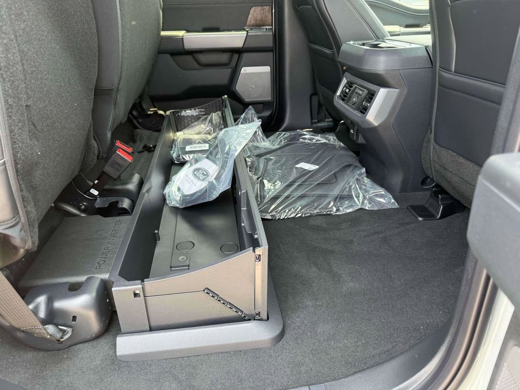 2025 Ford F-350 Super Duty Lariat - Photo 18