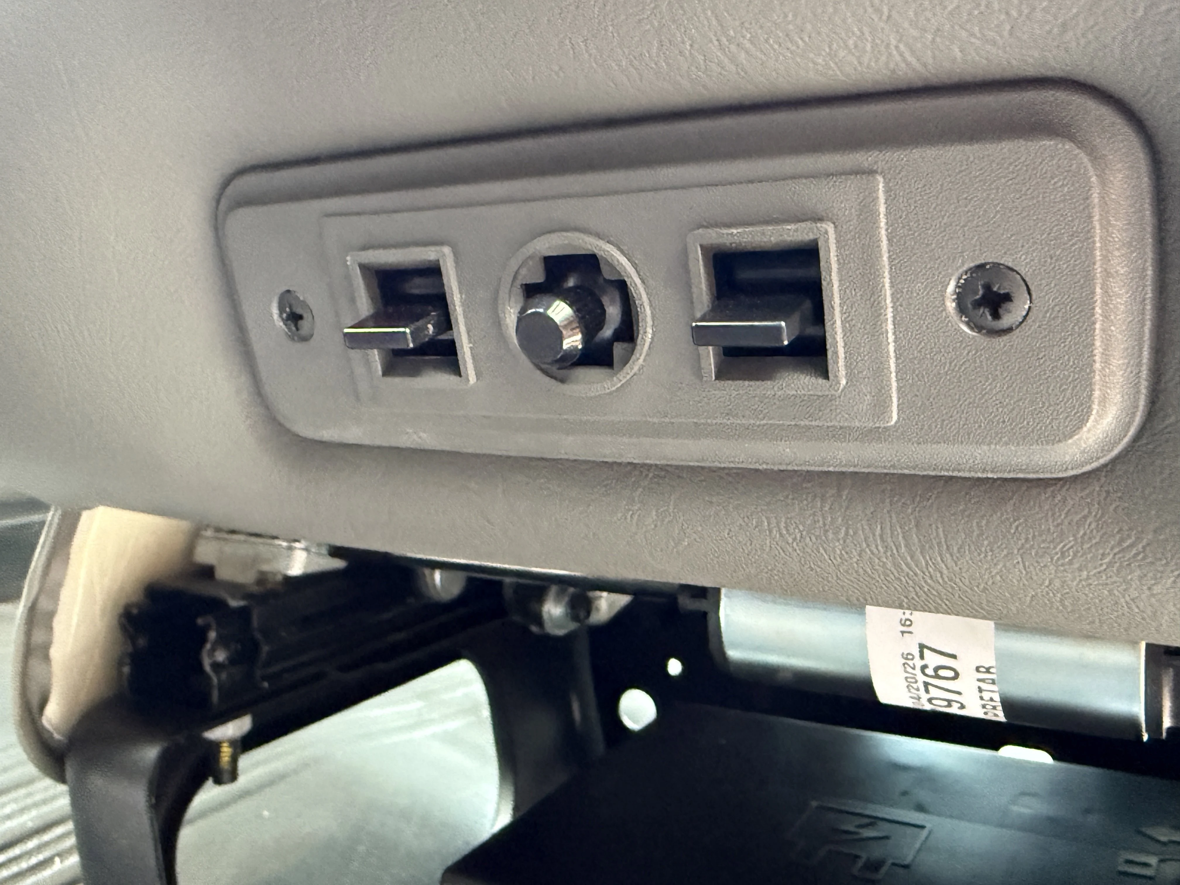 2026 GMC Savana Cargo Work Van - Photo 11