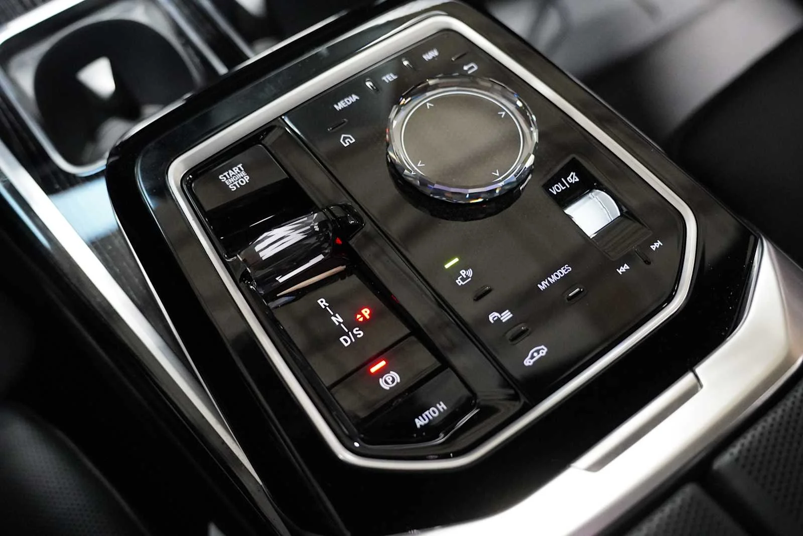 Certified Used 2025 Brooklyn Grey Metallic BMW 740i image 18