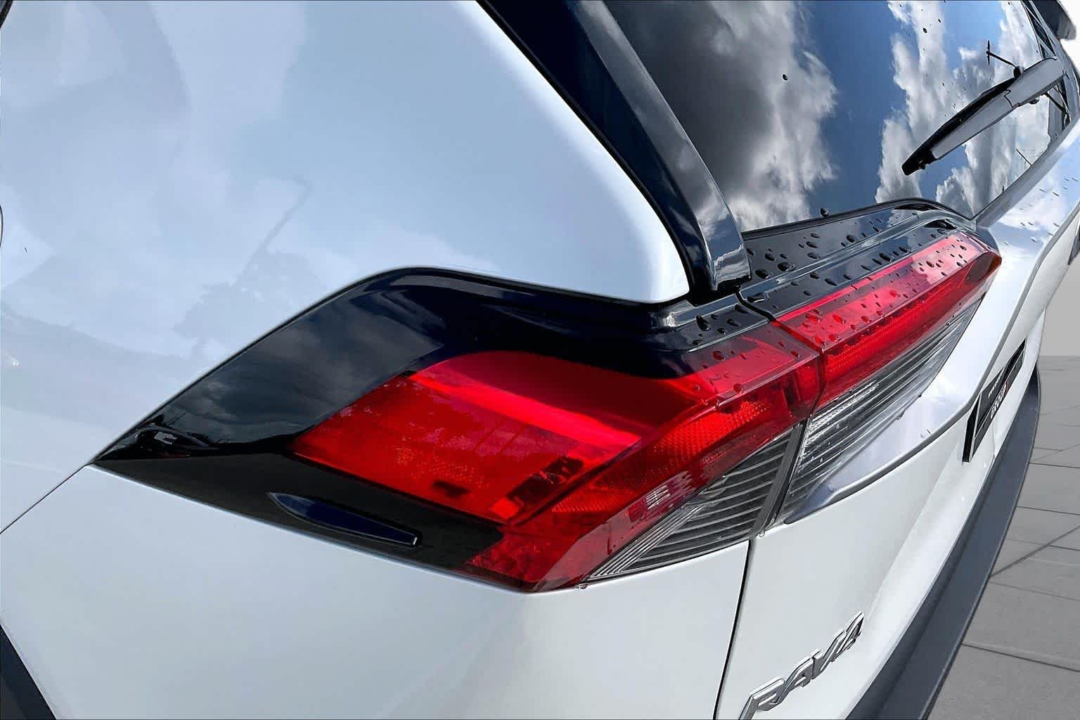 Used 2021 Blizzard Pearl Toyota Hybrid Limited image 28