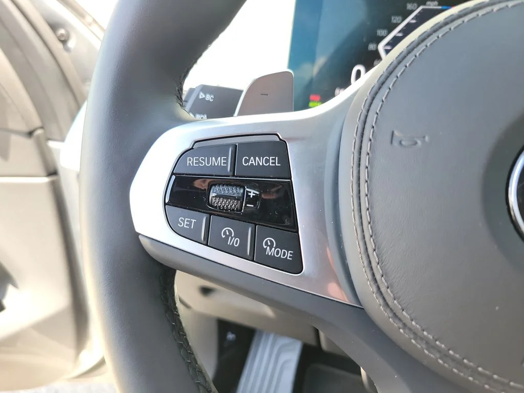 Used 2026 Gray BMW xDrive40i image 28