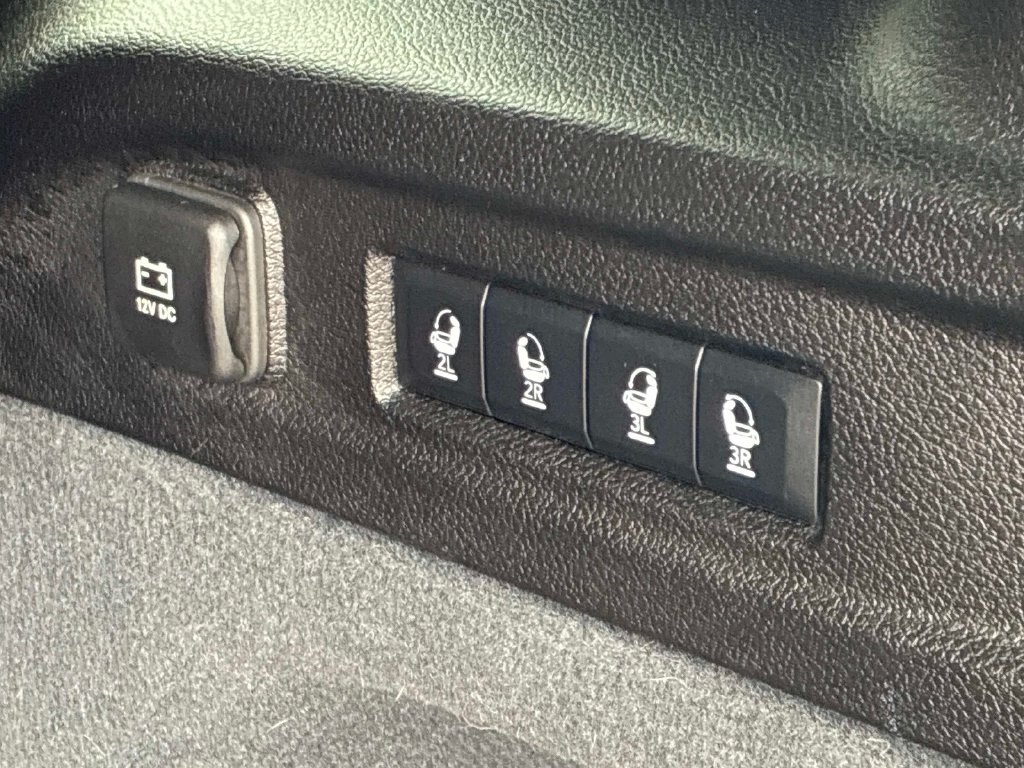 Used 2023 White Jeep Overland image 14