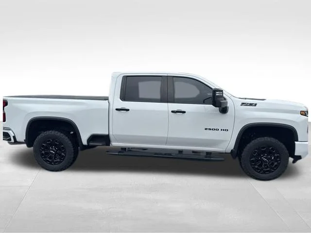 Used 2024 White Chevrolet LT image 5