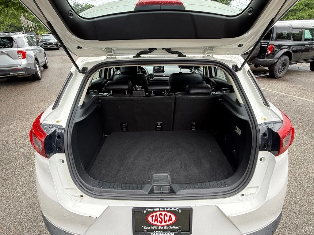 Used 2017 White Mazda Grand Touring image 28