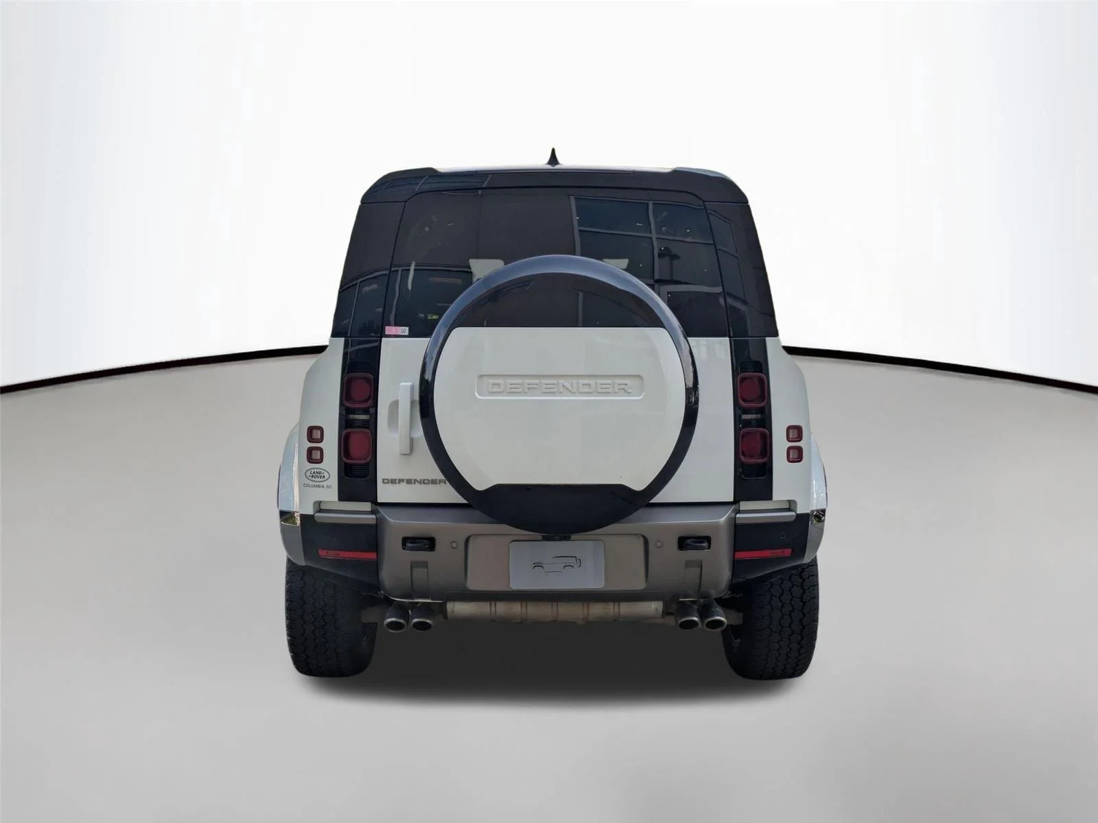 Used 2025 Fuji White Land Rover X-Dynamic SE image 6