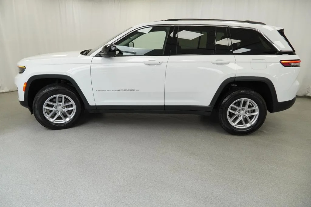 Certified Used 2023 White/off-white Jeep Laredo image 15