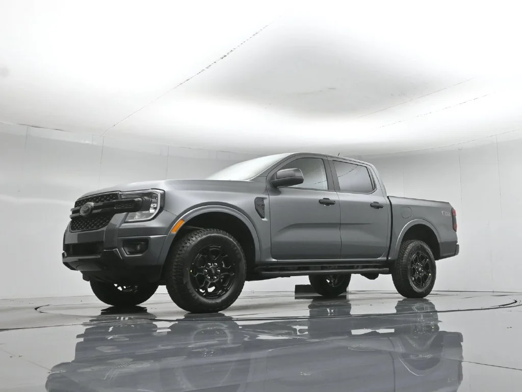 New 2026 Carbonized Gray Metallic Ford XLT image 43