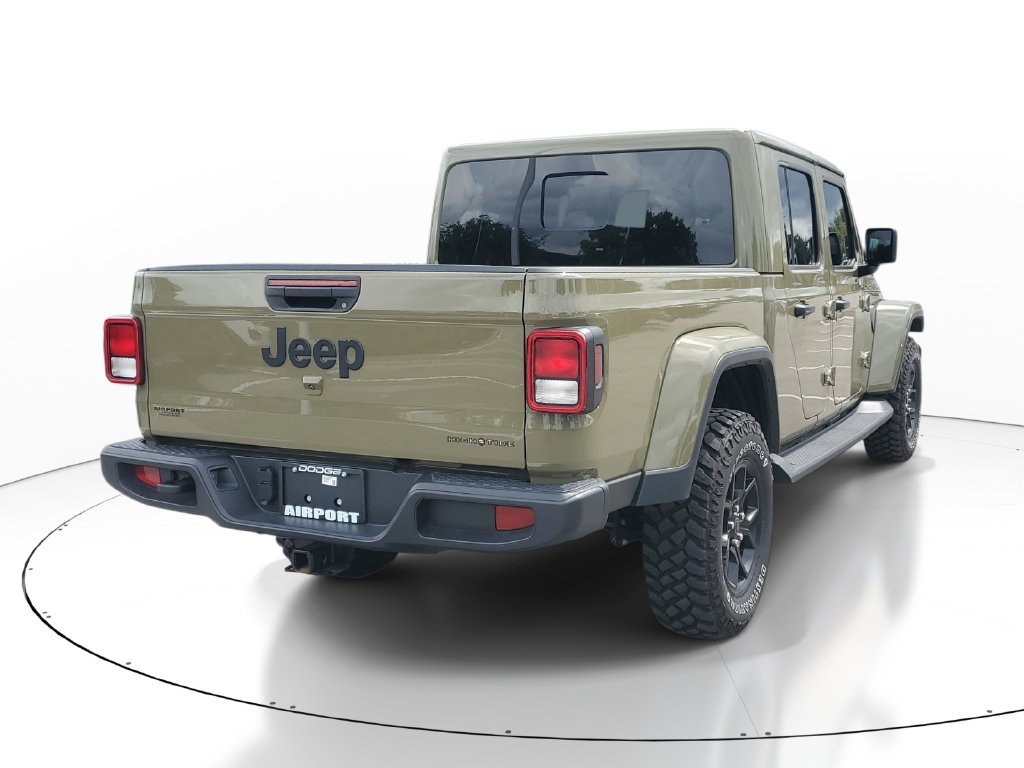 Used 2025 Green Jeep High Tide image 4