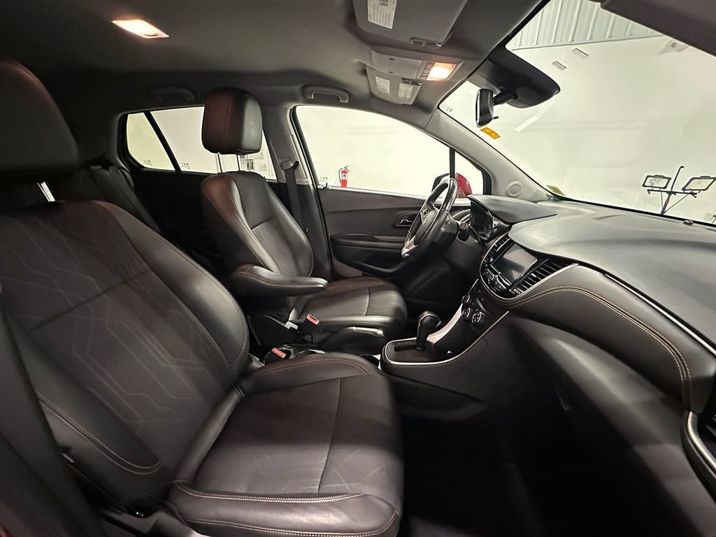 Used 2022 Crimson Metallic Chevrolet LT image 27
