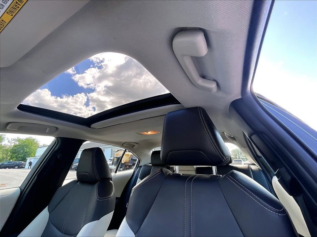 Used 2020 Black Toyota XLE image 7