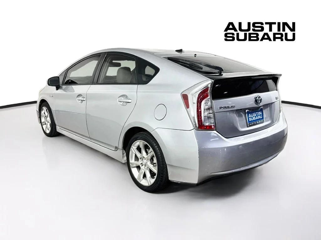 Used 2014 Silver Toyota Three image 5