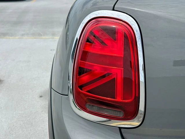 Used 2019 Gray MINI Signature image 30