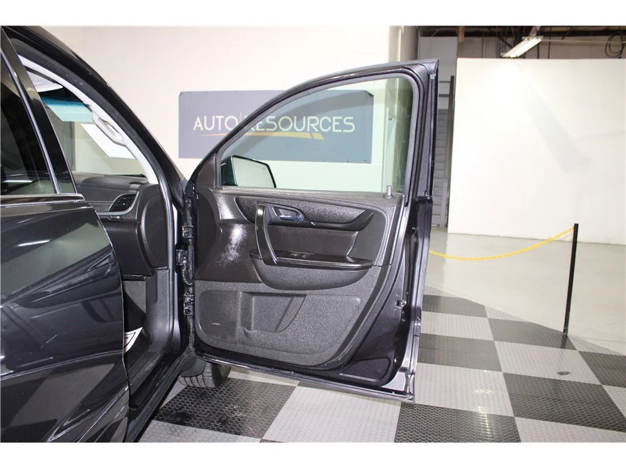 Used 2015 Tungsten Metallic Chevrolet LT image 23