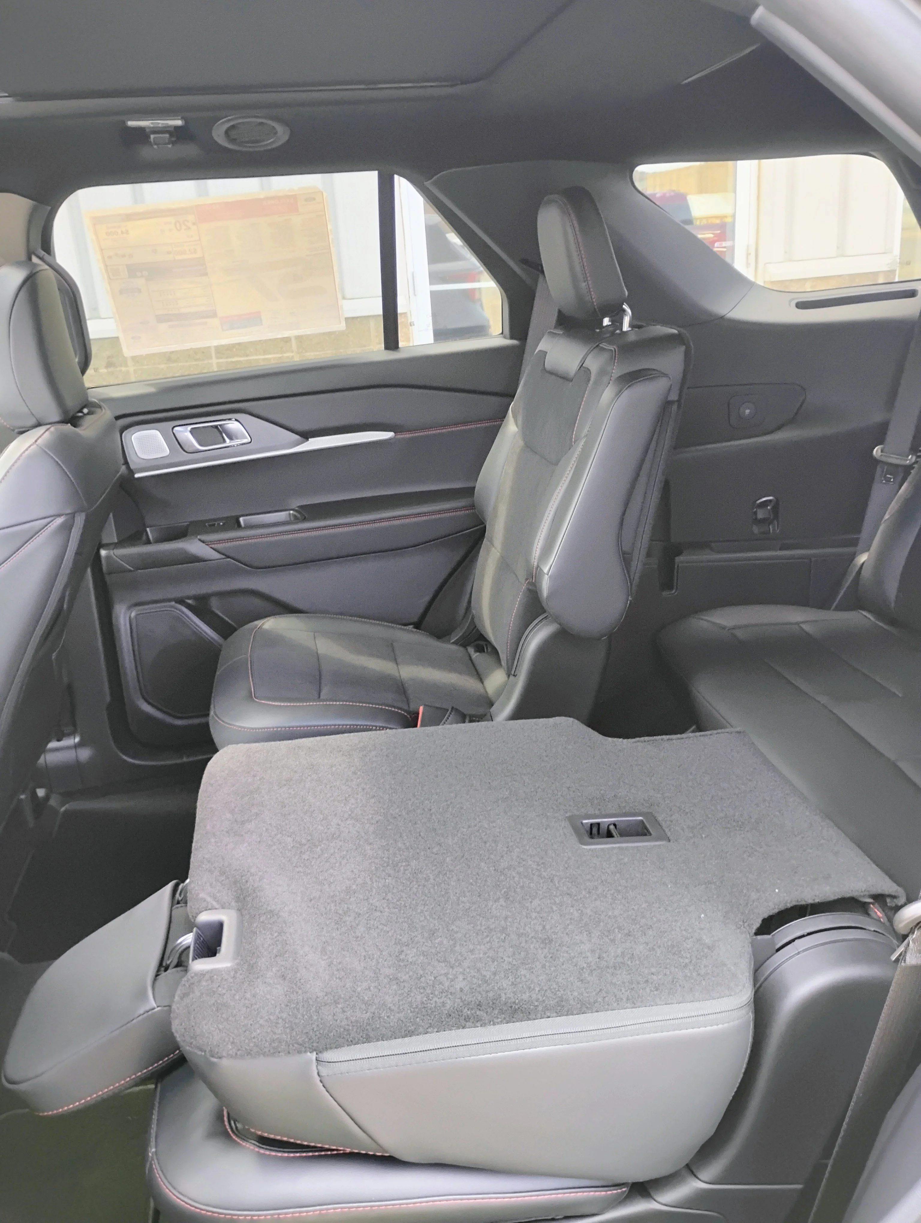 2026 Ford Explorer ST - Photo 17