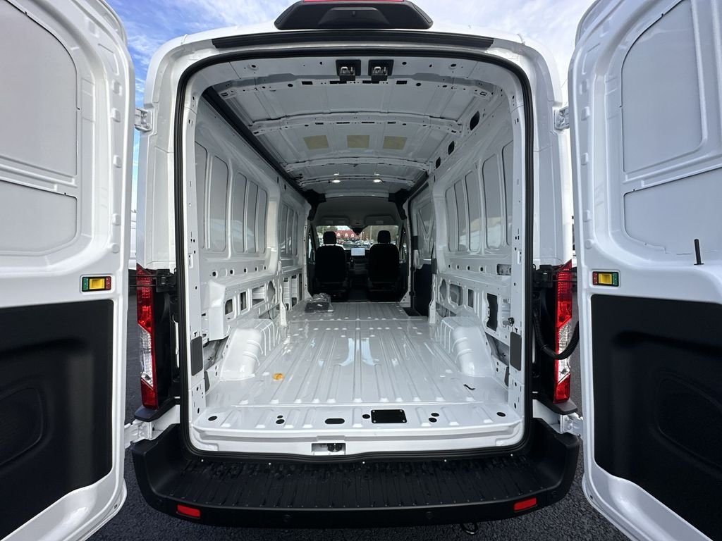 New 2026 Oxford White Ford Cargo Van image 22