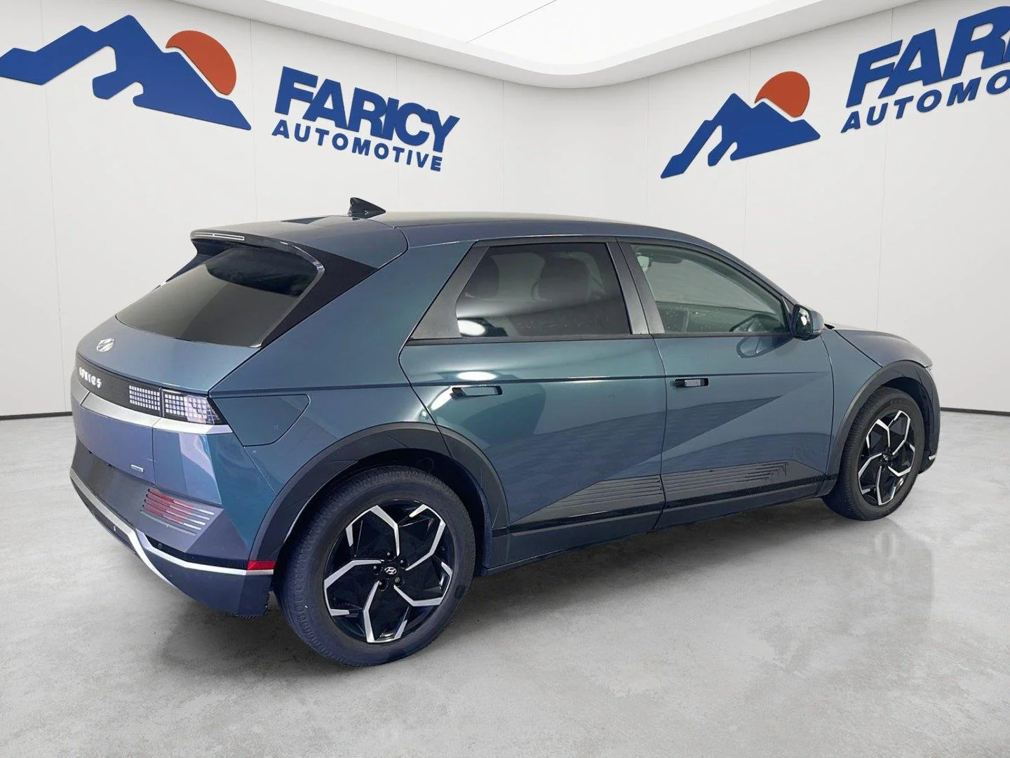 Used 2023 Digital Teal Hyundai SEL image 14