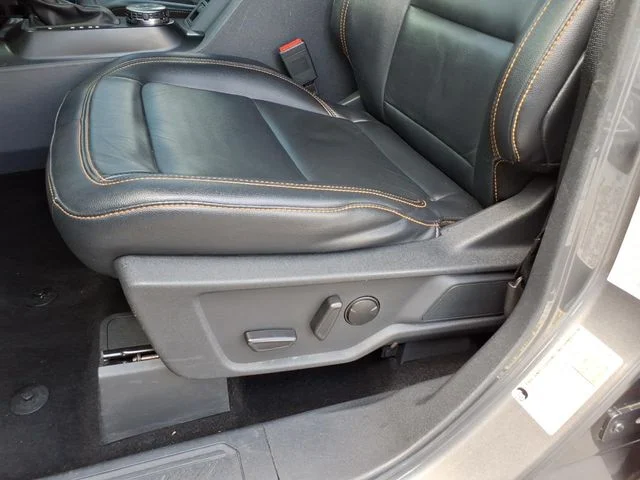 Used 2022 Gray Ford Badlands image 18