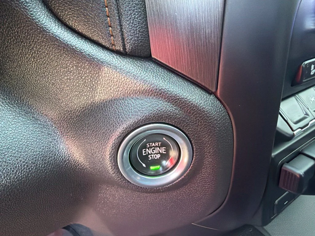 Used 2022 Summit White GMC AT4 image 21