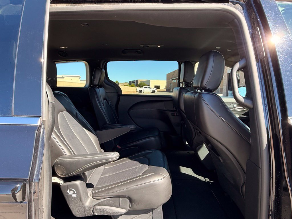 Certified Used 2025 Black Chrysler Select image 18