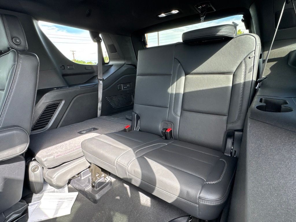 Used 2025 White GMC Denali image 16