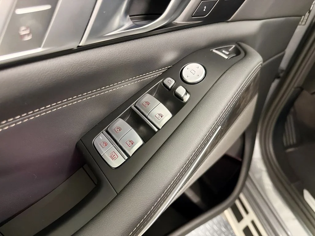 Used 2026 Gray Metallic BMW xDrive40i image 19