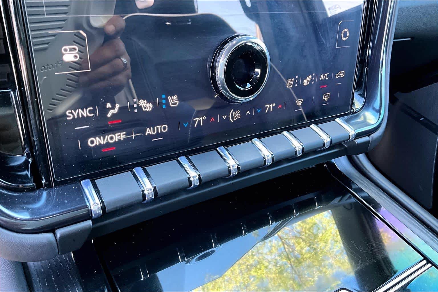 Used 2026 Onyx Black GMC AT4 Ultimate image 33